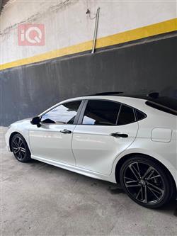 تۆیۆتا کامری